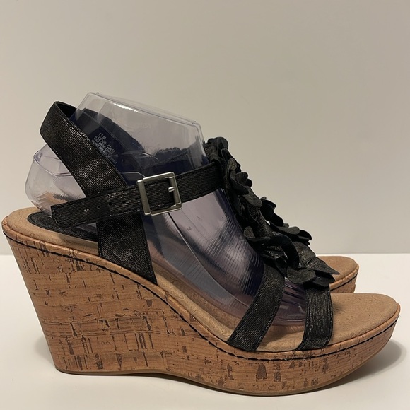 B.o.c Cork Wedge Sandals Women’s 11 M Black Flowers Metallic Buckle Closure - Picture 6 of 11